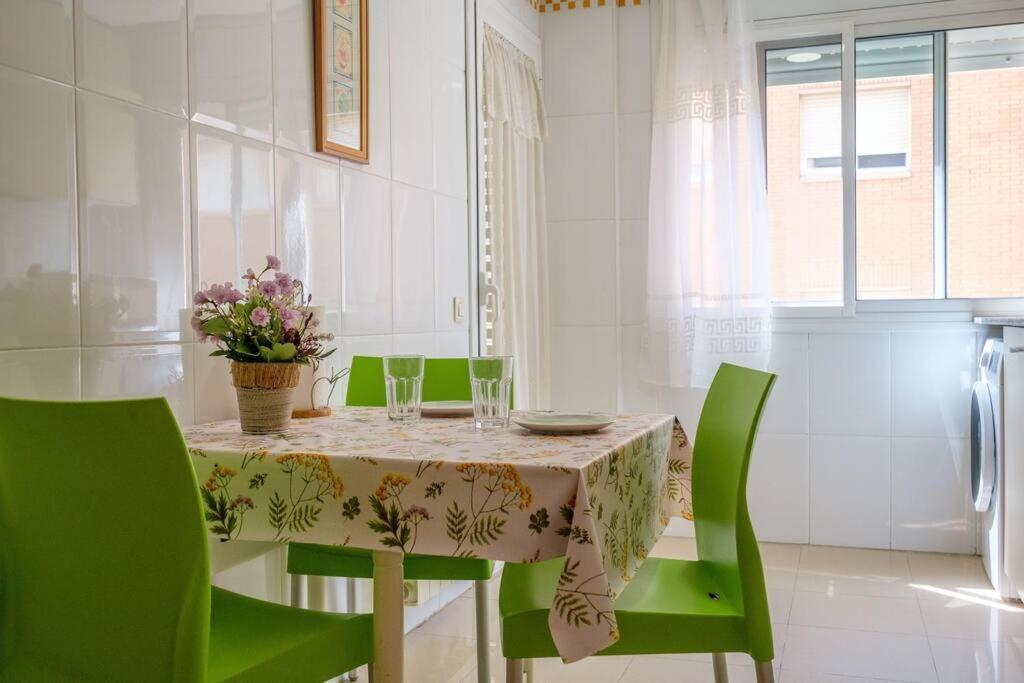 Apartamento En Complejo Residencial, Con Piscina. سالو المظهر الخارجي الصورة